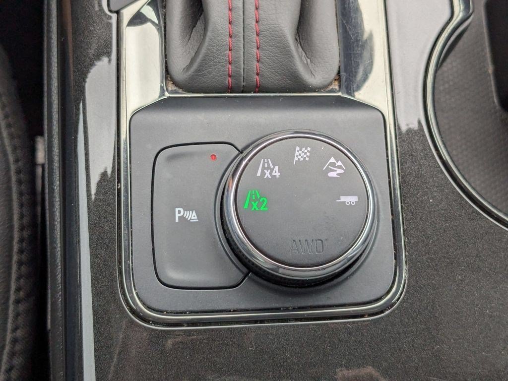 Used 2020 NIGHTFALL GRAY METALLIC Chevrolet RS image 23