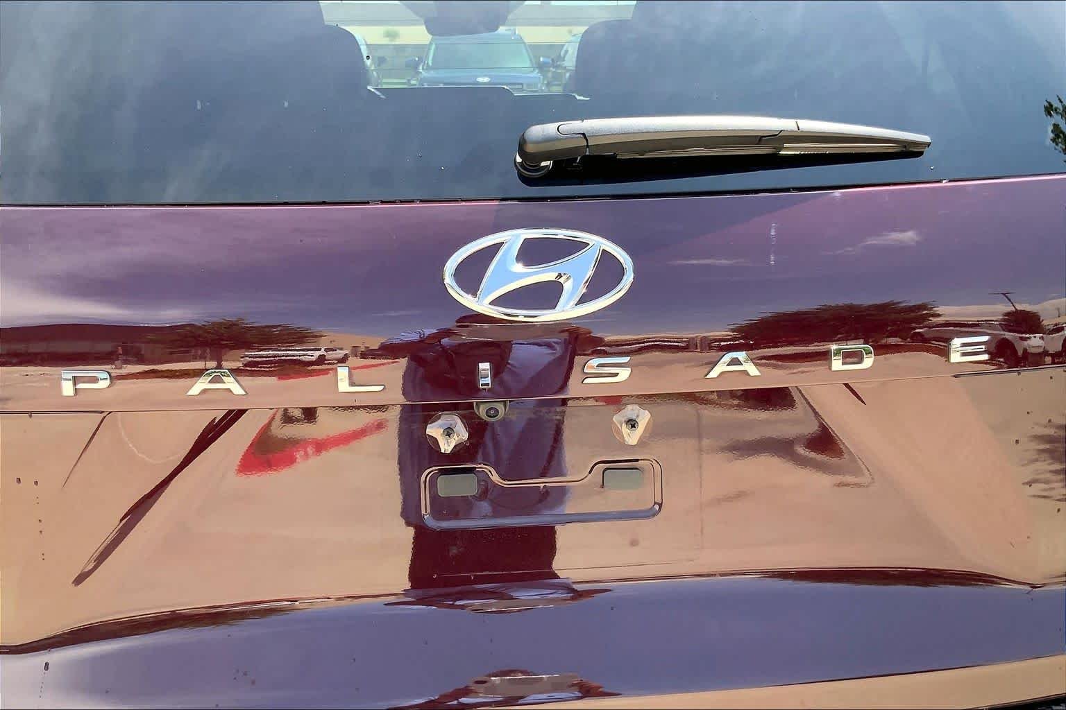 Certified Used 2023 Sierra Burgundy Hyundai Limited image 33