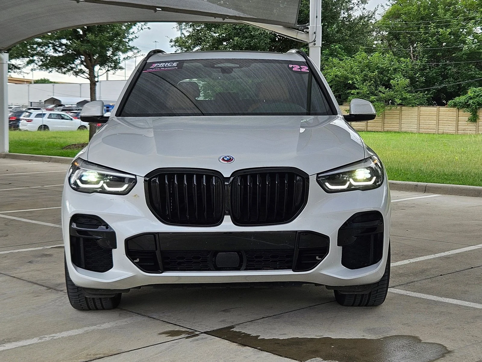 Used 2022 Mineral White Metallic BMW M50i image 2