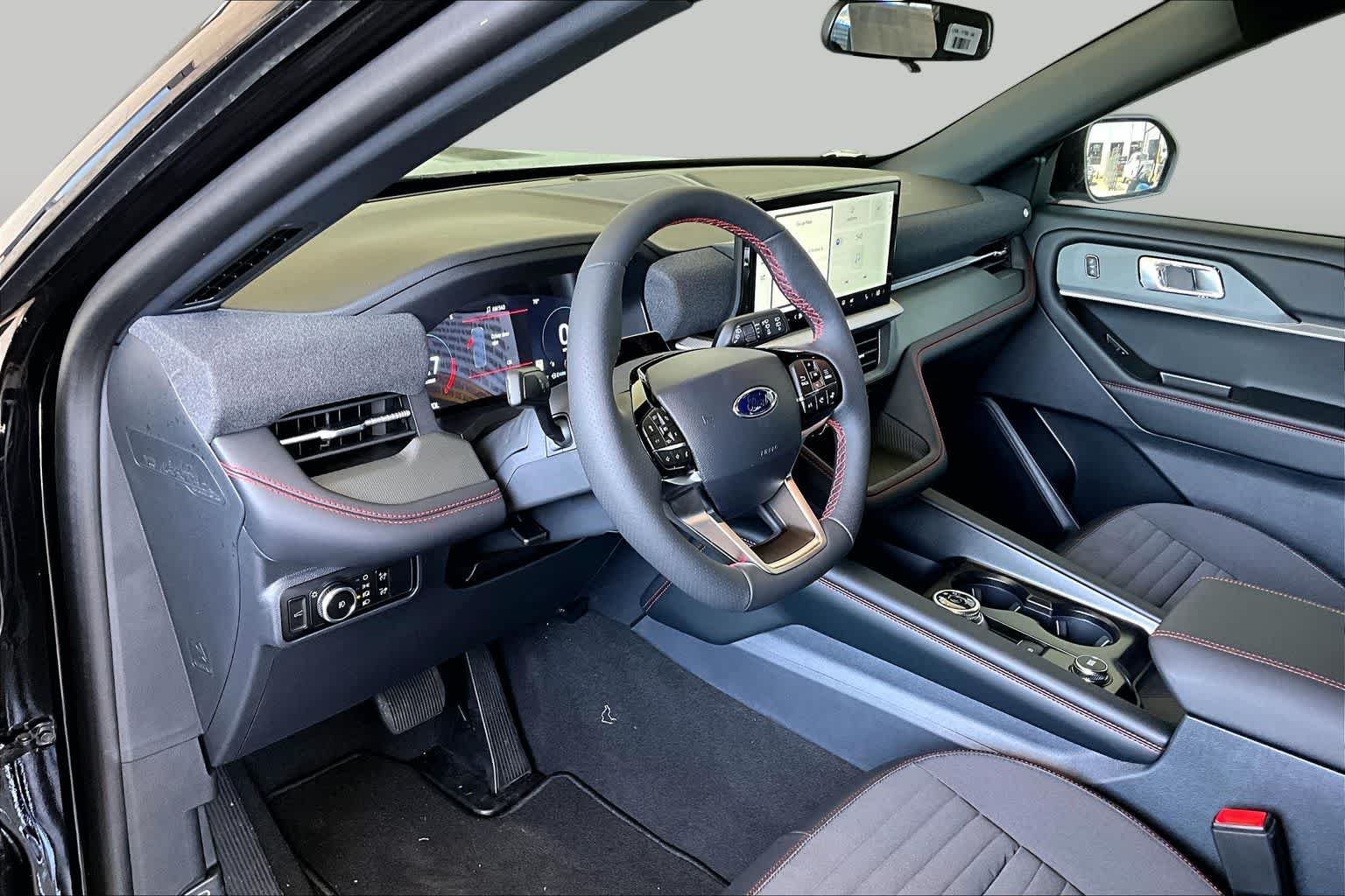 New 2026 Agate Black Metallic Ford ST-Line image 6