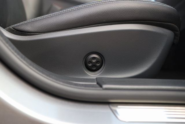 Used 2020 Gray Mercedes-Benz GLA 250 image 31