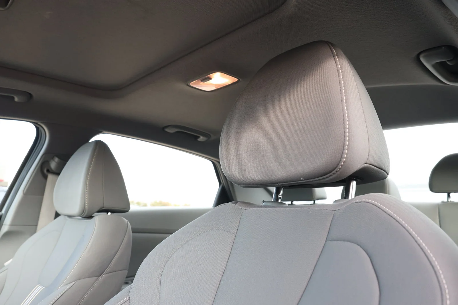Used 2025 Silver Hyundai SEL Convenience image 16