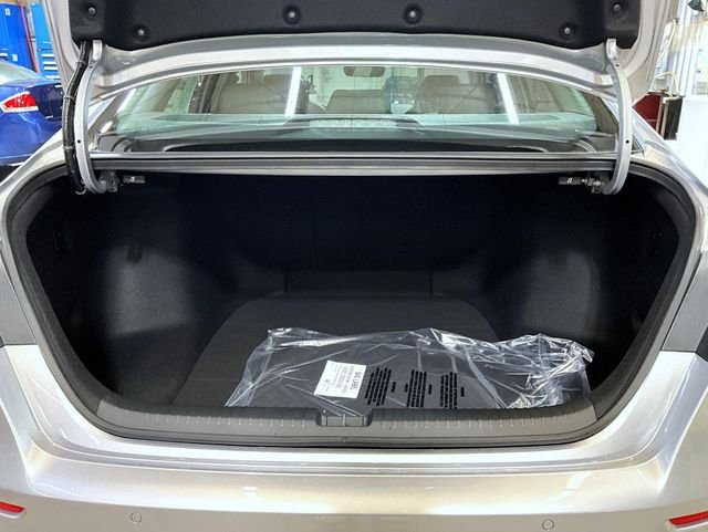 2025 Honda Accord Hybrid EX-L - Photo 13