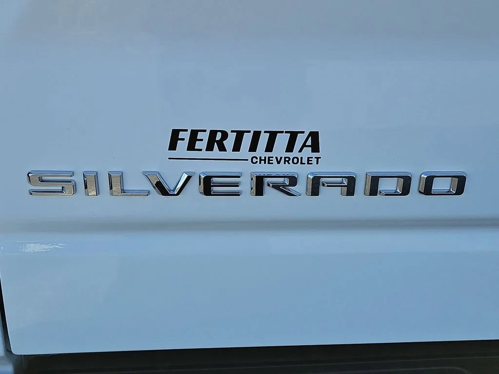 New 2026 Summit White Chevrolet WT image 28