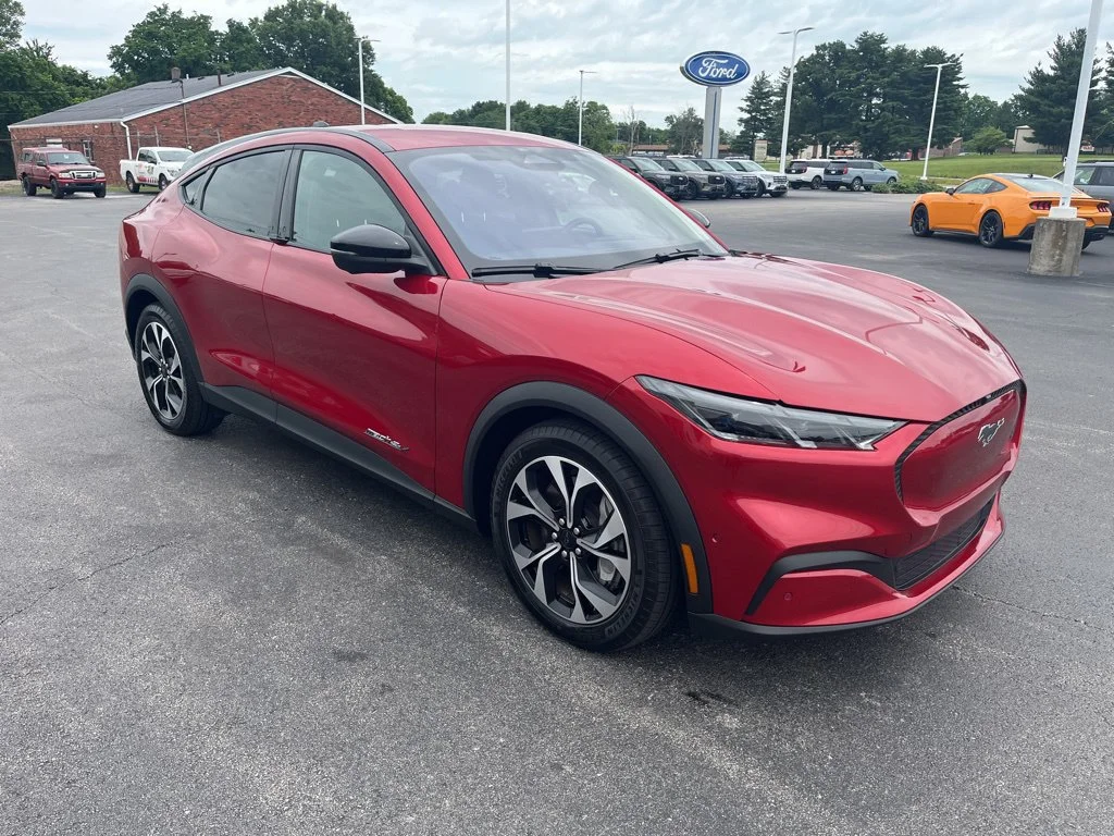 Used 2024 Rapid Red Metallic Tinted Clearcoat Ford Select image 7