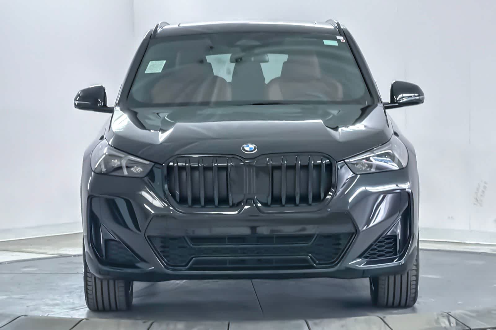 New 2026 Black Sapphire Metallic BMW xDrive28i image 10
