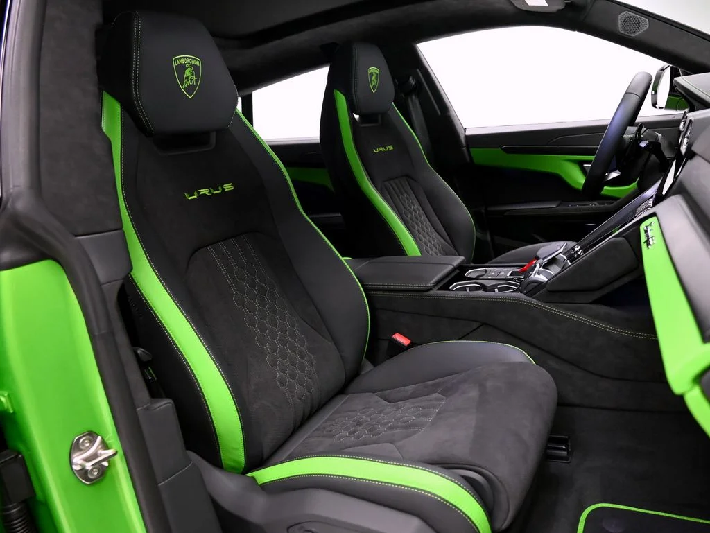 Used 2023  Lamborghini  image 8