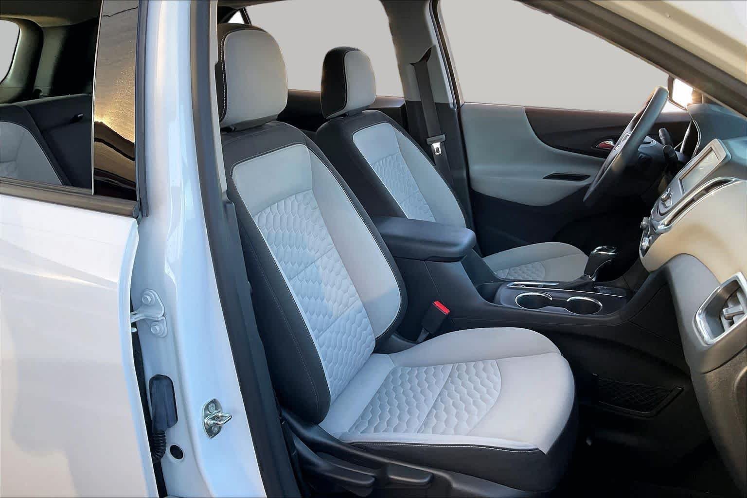 Used 2018 SUMMIT WHITE Chevrolet LS image 10