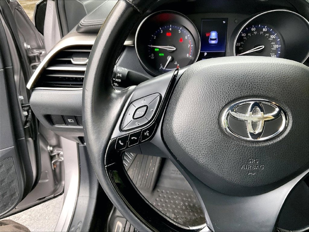 Used 2019 Silver Toyota XLE image 22