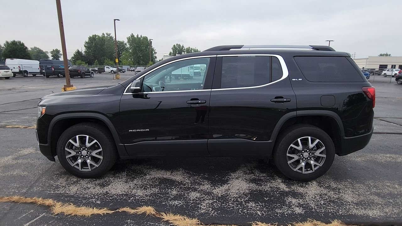 Used 2023 Ebony Twilight Metallic GMC SLE image 5