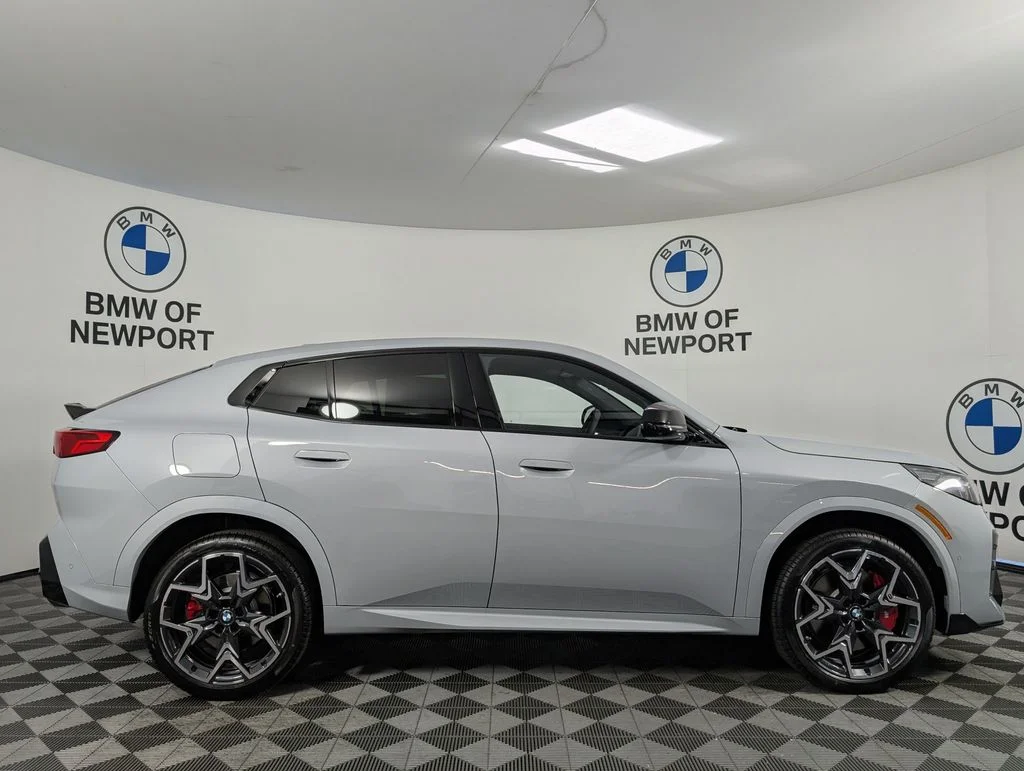 New 2026 Brooklyn Grey Metallic BMW M35i image 5