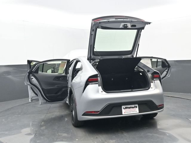 2026 Toyota Prius LE - Photo 33