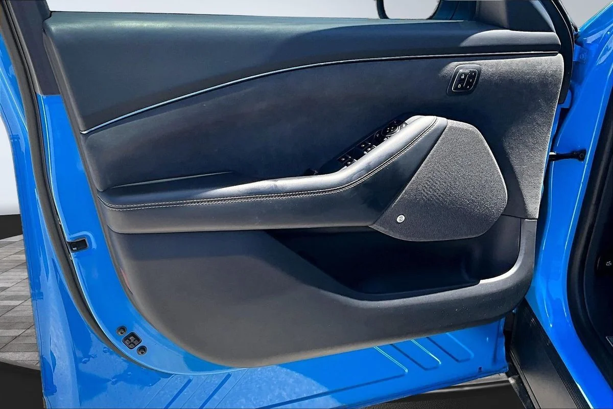 Used 2023  Ford GT image 20