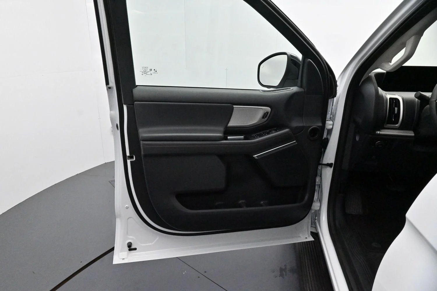 Used 2025 White Ford Active image 13