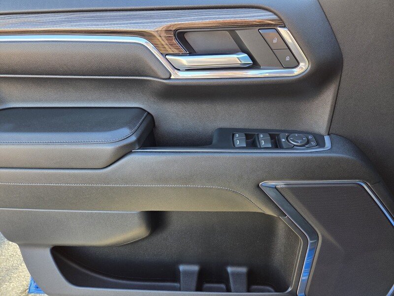 Used 2023 Blue Chevrolet LT image 22