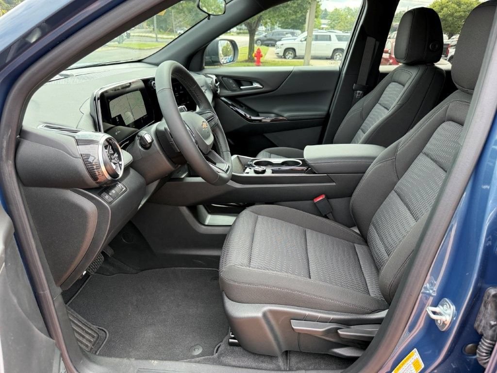 2027 Chevrolet Equinox LT - Photo 10