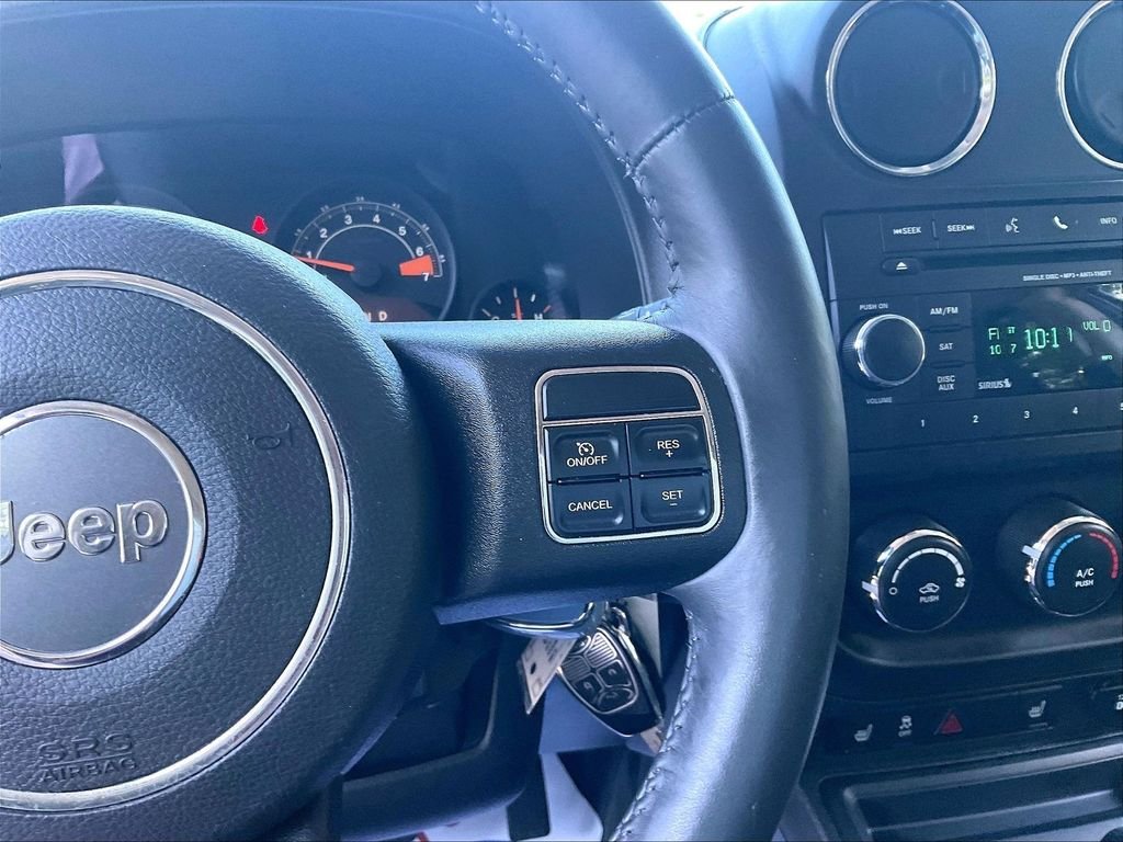 Used 2014 White Jeep Latitude image 22