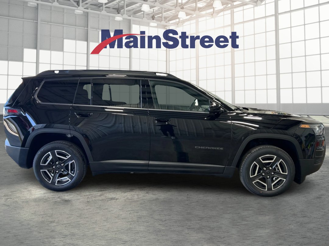 New 2026 Diamond Black Crystal Pearl-Coat Exterior Paint Jeep Laredo image 6