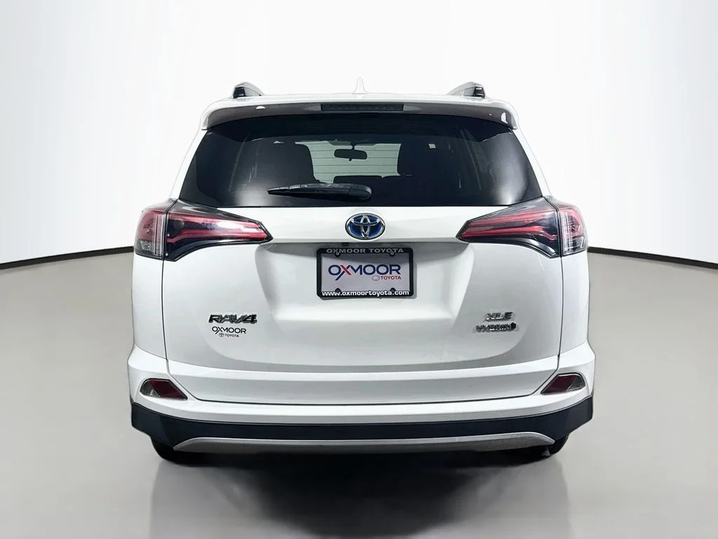 Certified Used 2016 Super White Toyota XLE image 6