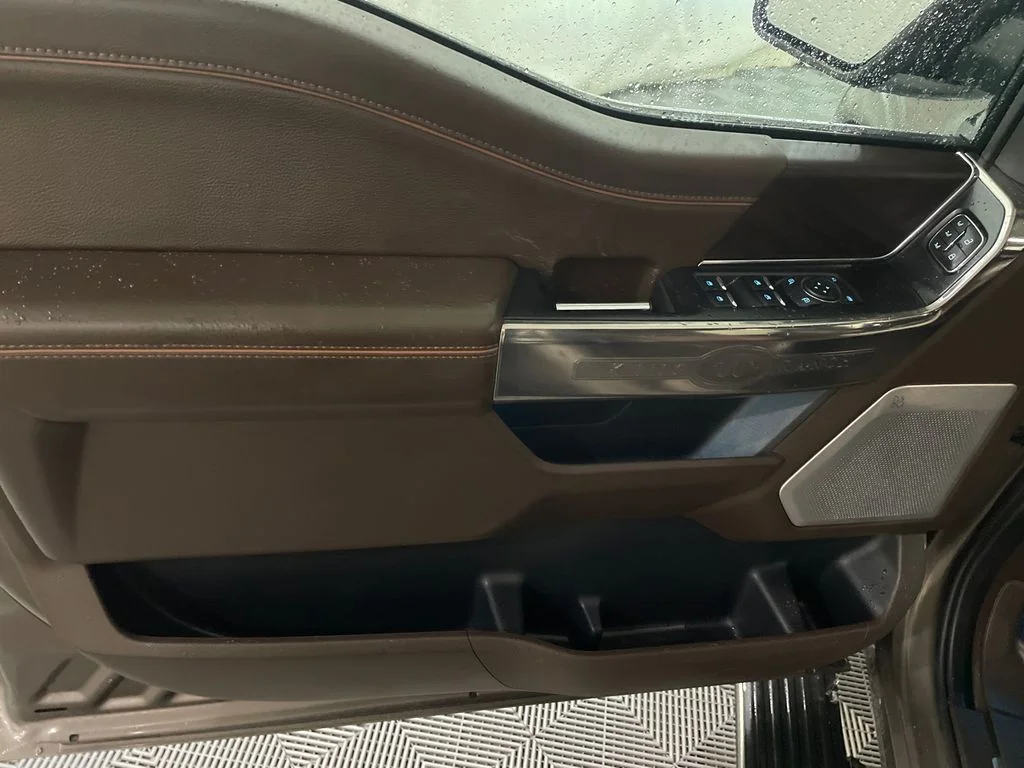 Used 2023 STONE GRAY METALLIC Ford King Ranch image 10