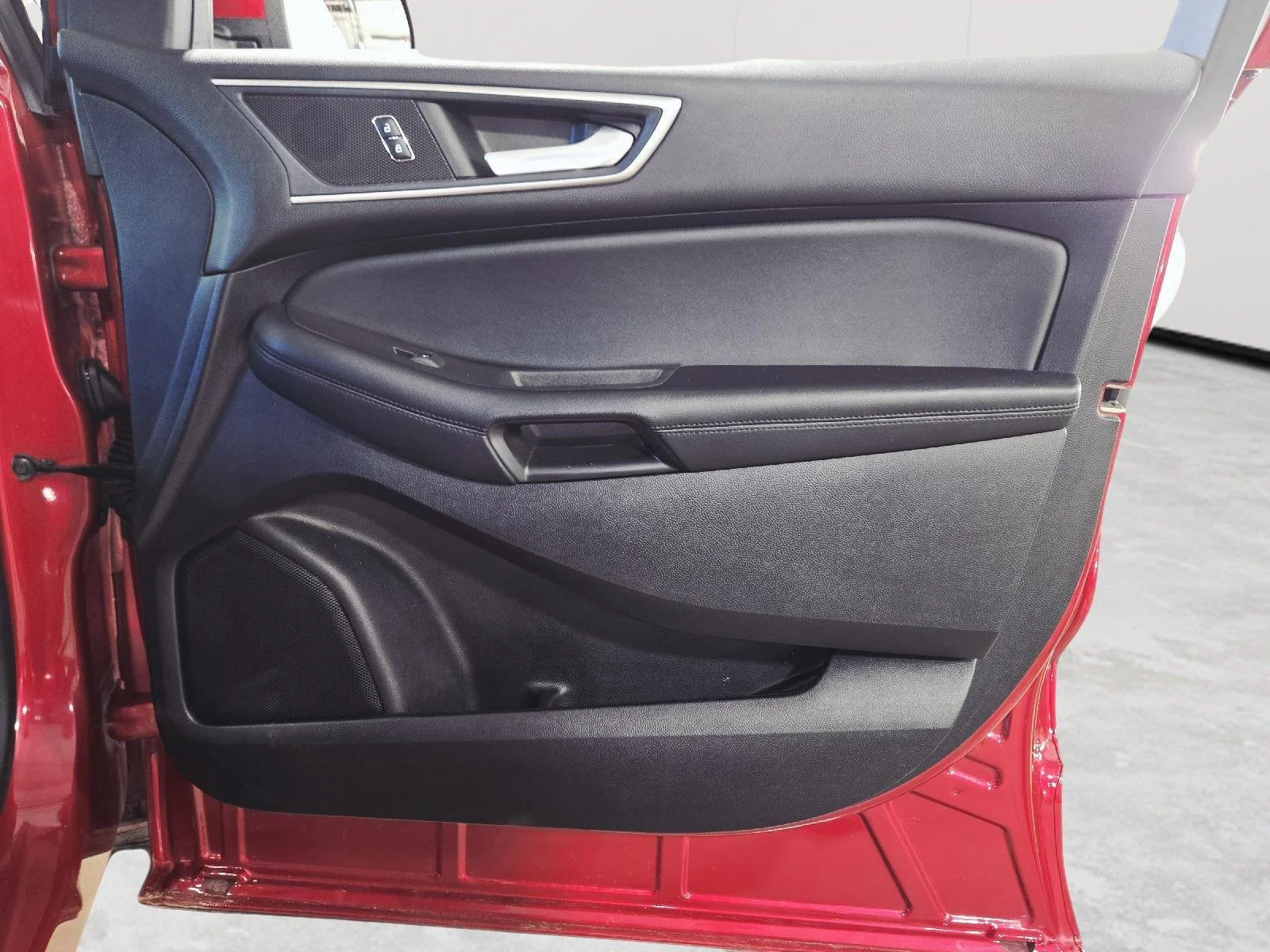 Used 2022 Rapid Red Metallic Tinted Clearcoat Ford SEL image 44