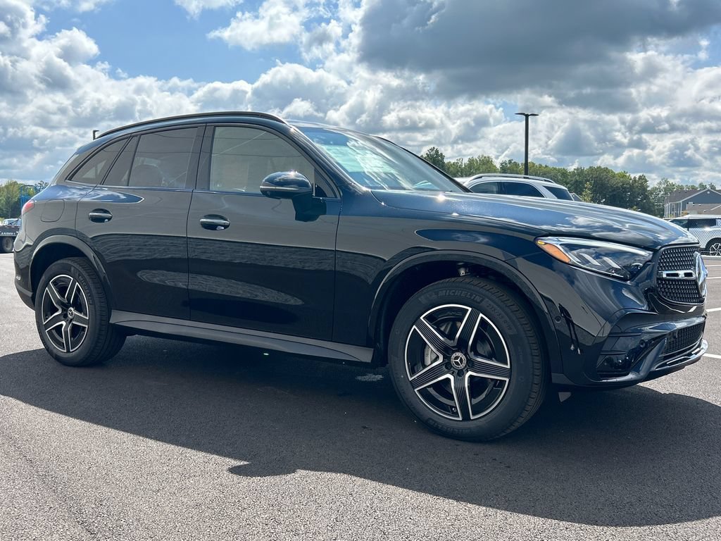 New 2027 Black Mercedes-Benz GLC 300 image 38