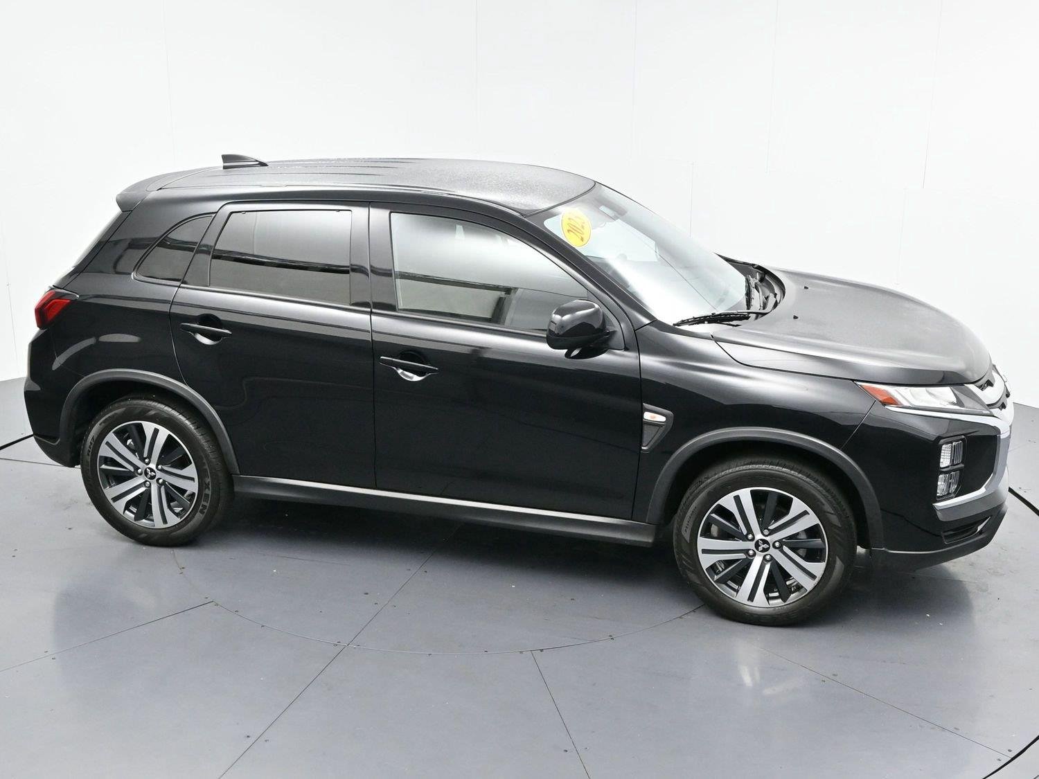 Used 2023 Labrador Black Pearl Mitsubishi ES image 32