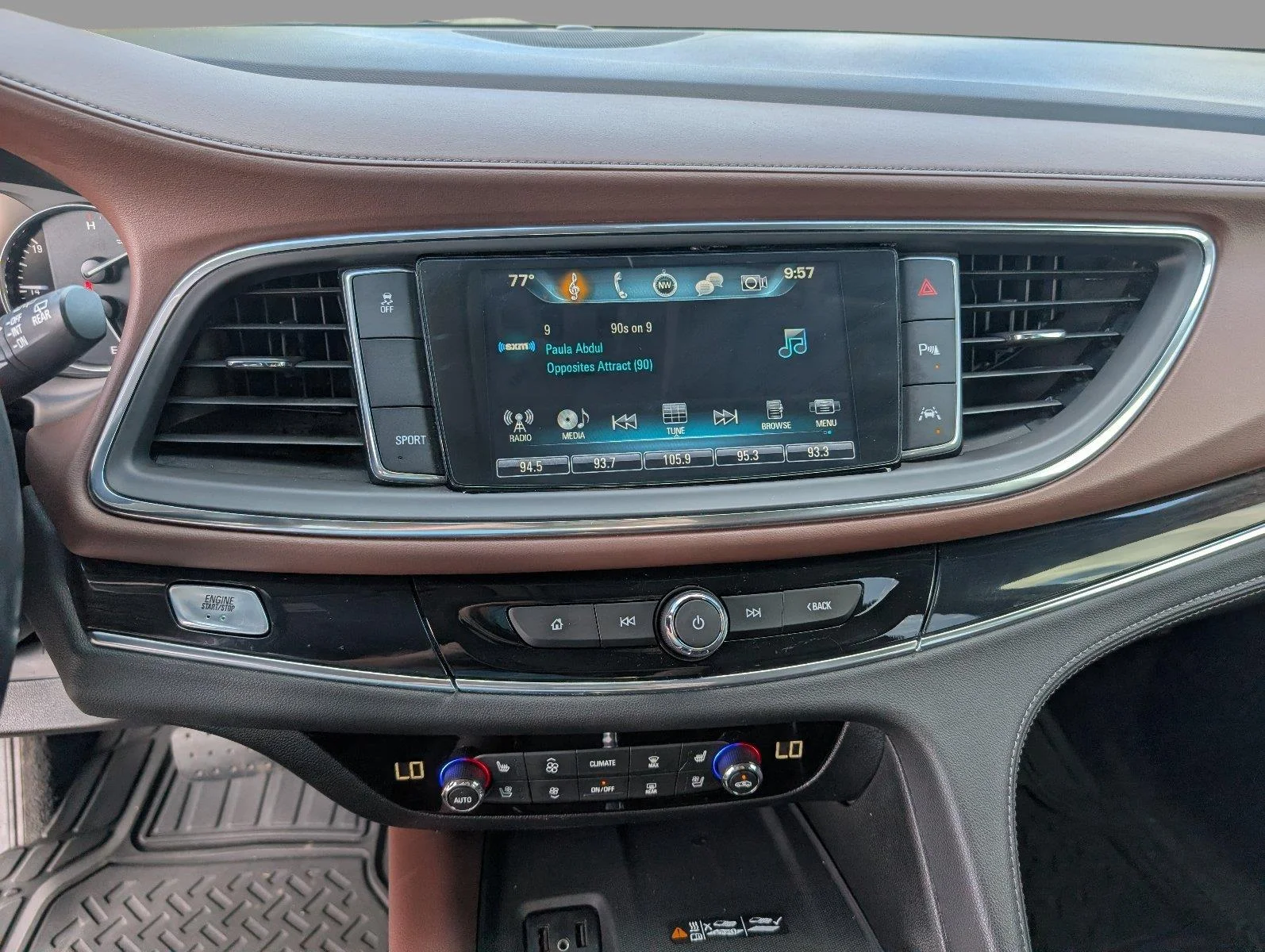 Used 2018 Includes Satin Nickel lower exterior accent color. Buick Avenir image 17