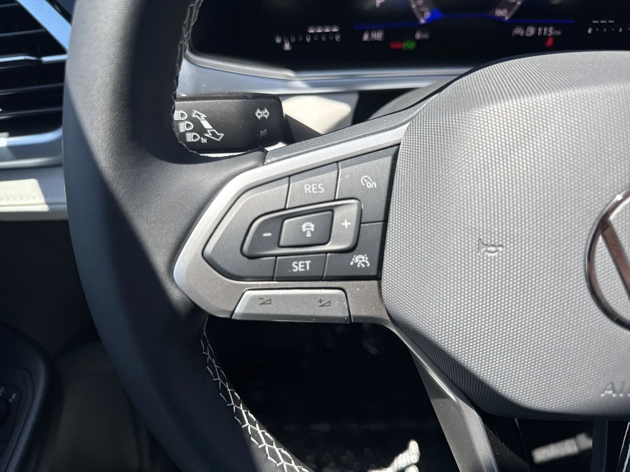 New 2026 Platinum Gray Metallic Volkswagen SE image 19