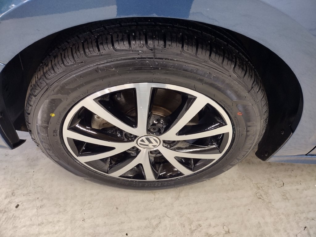 Used 2017 Silk Blue Metallic Volkswagen 1.4T SE image 5