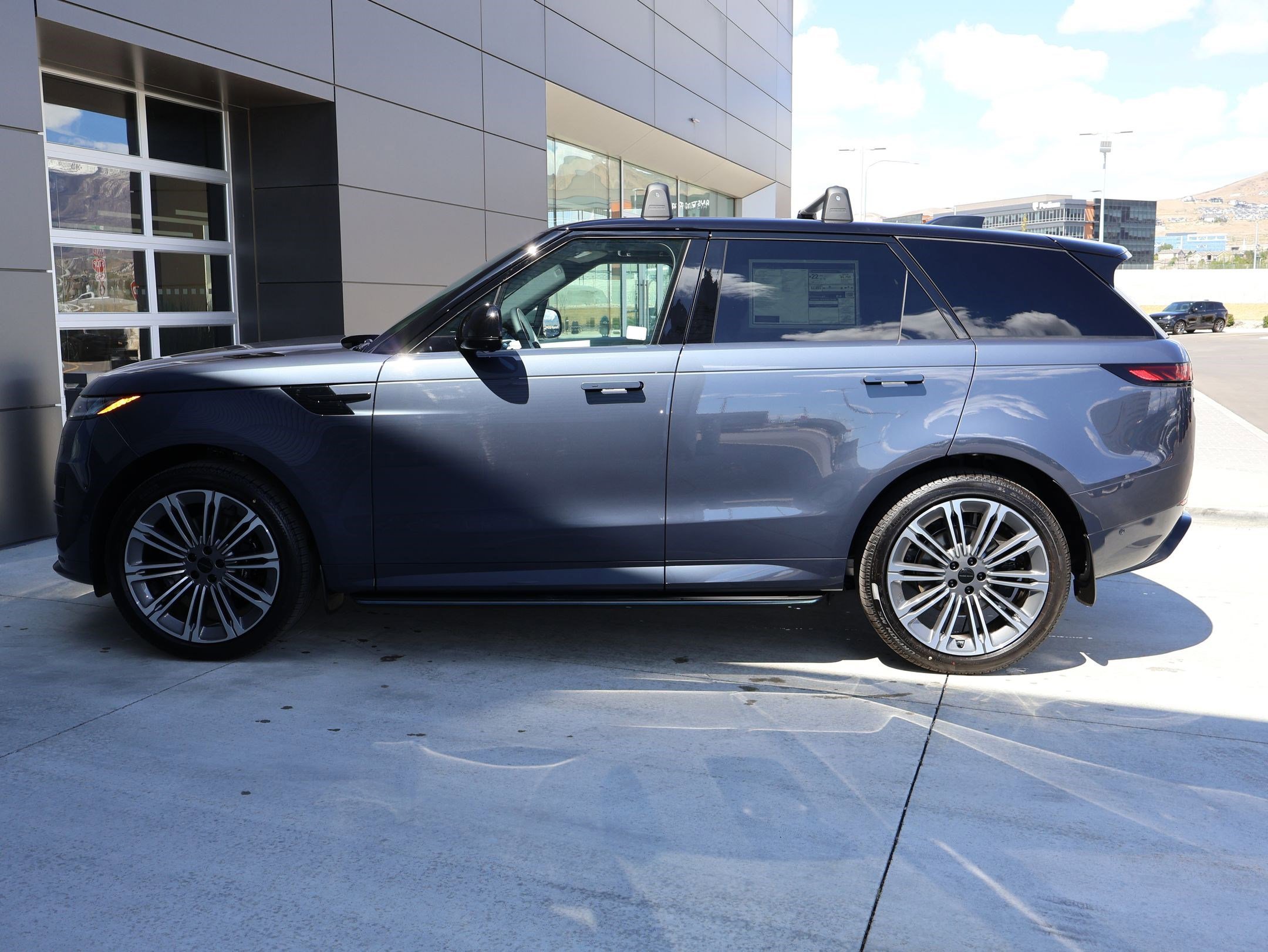 New 2026 Varesine Blue LAND ROVER P400 Dynamic SE image 9