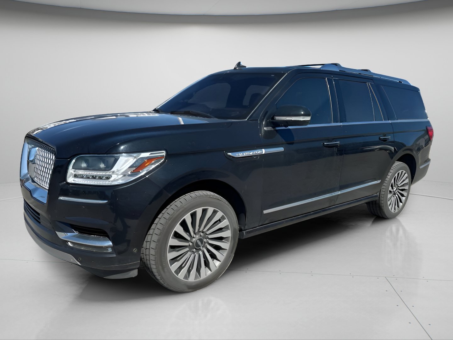 Used 2020 Black Lincoln Reserve image 5