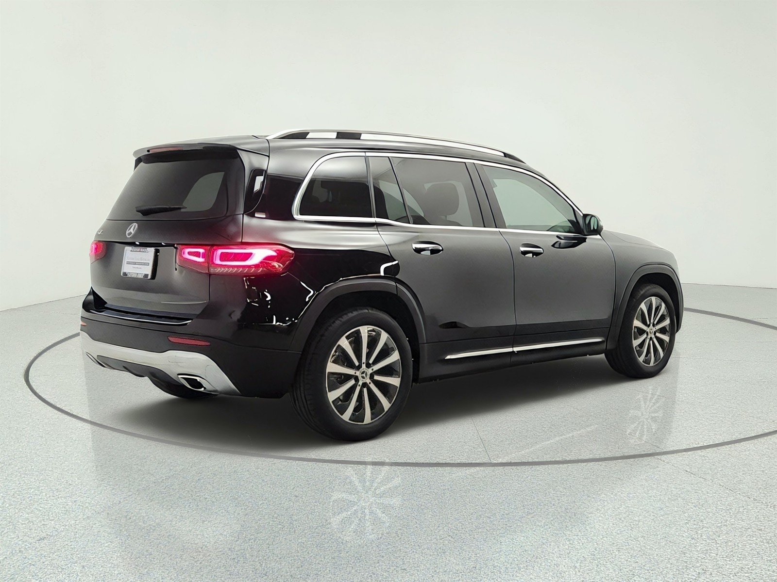 Used 2023 Night Black Mercedes-Benz GLB 250 SUV image 5