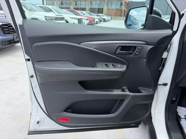 Used 2023  Honda EX-L image 11