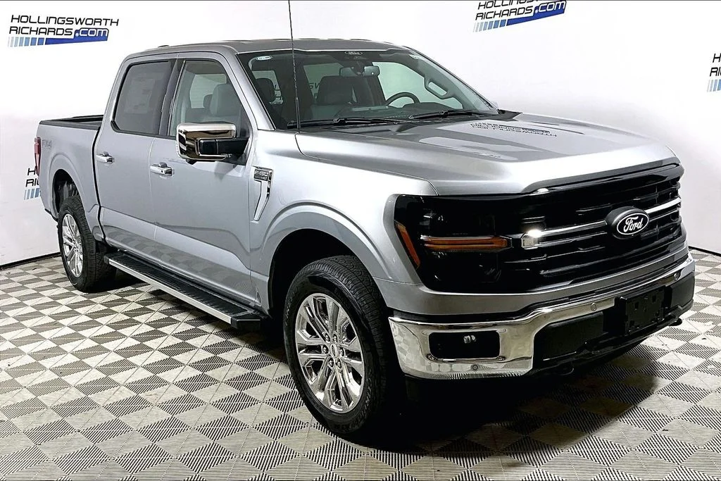 New 2026 Iconic Silver Metallic Ford XLT image 2