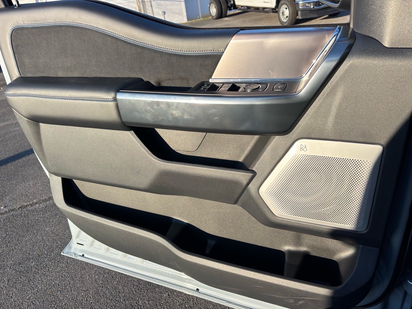 New 2026 Glacier Gray Metallic Tri-Coat Ford F-350® Platinum® image 7