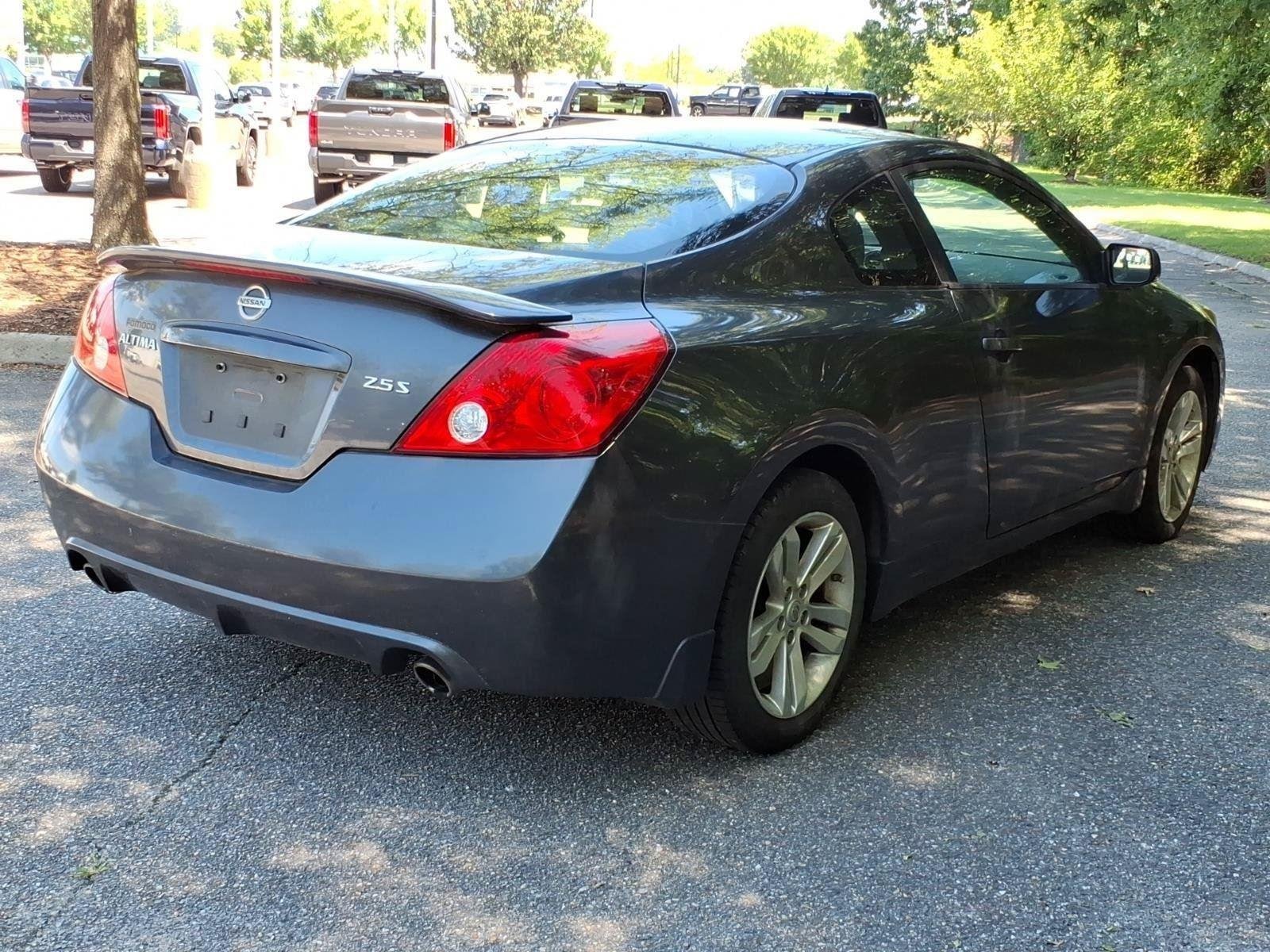 Used 2012 Navy Blue Metallic Nissan 2.5 S image 6