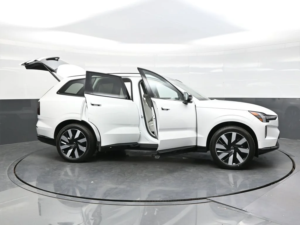 New 2026 Crystal White Volvo Twin Motor Plus image 44