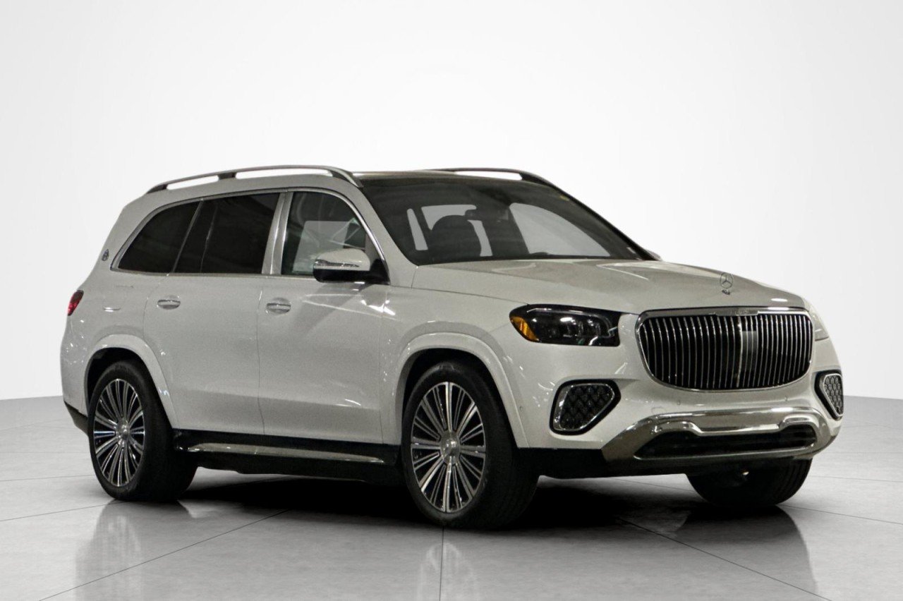 New 2026 MANUFAKTUR Moonlight White Metallic Mercedes-Benz Maybach GLS 600 4MATIC® SUV image 7