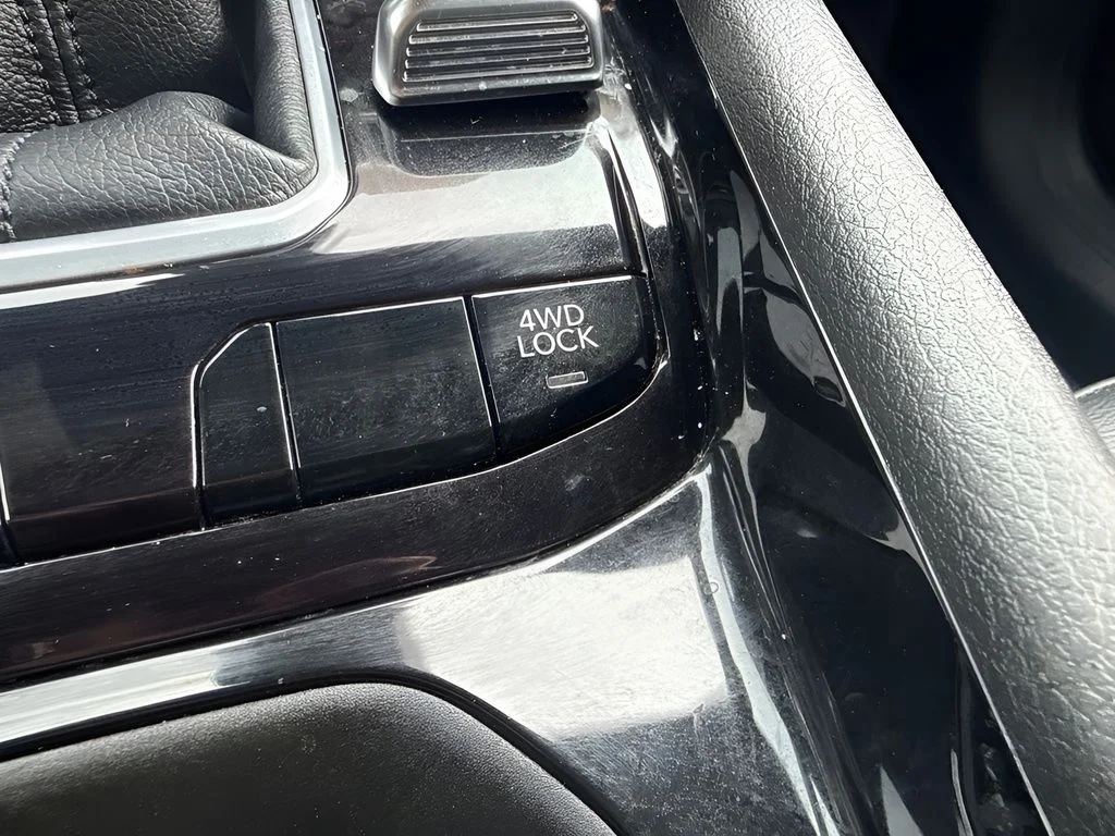 Used 2025 White Jeep Limited image 12