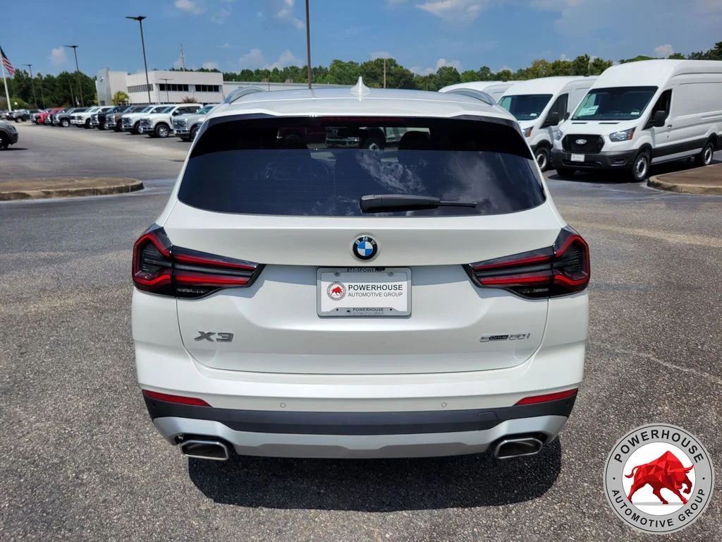 Used 2024 White BMW sDrive30i image 4