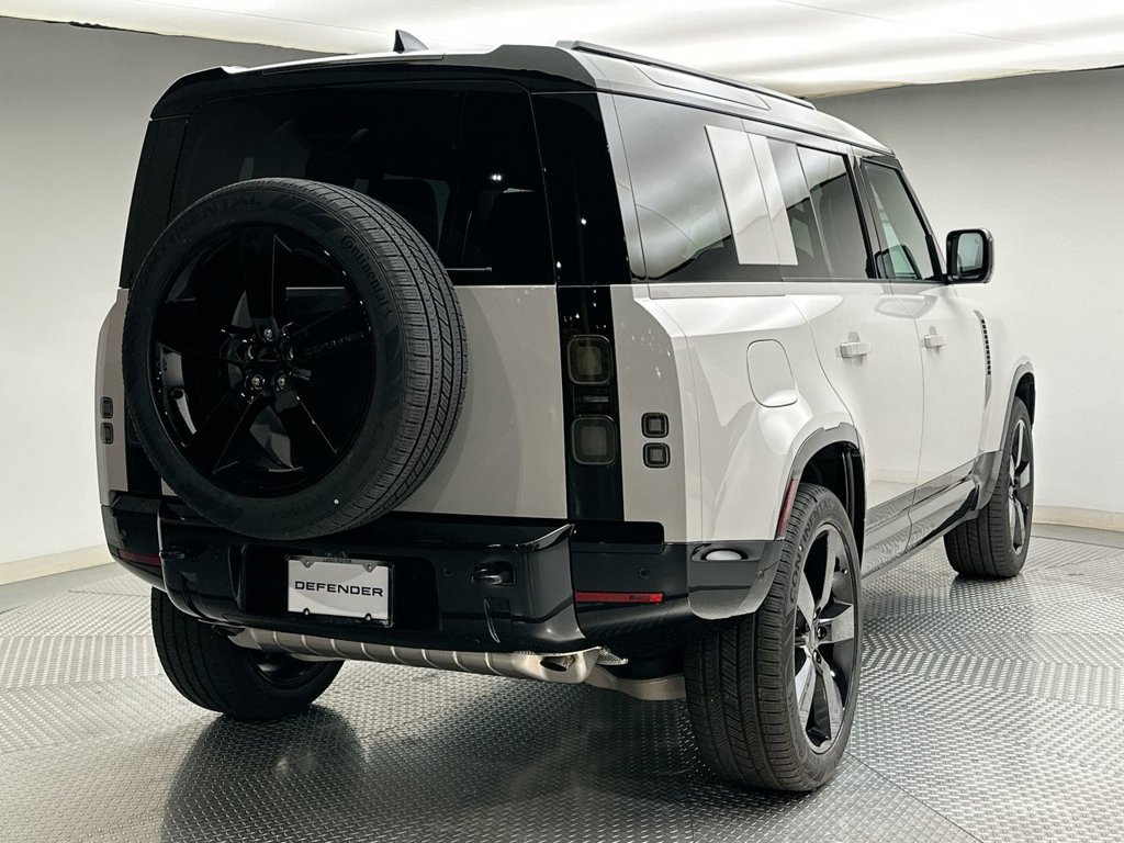 New 2026 Borasco Grey Land Rover X-Dynamic SE image 3