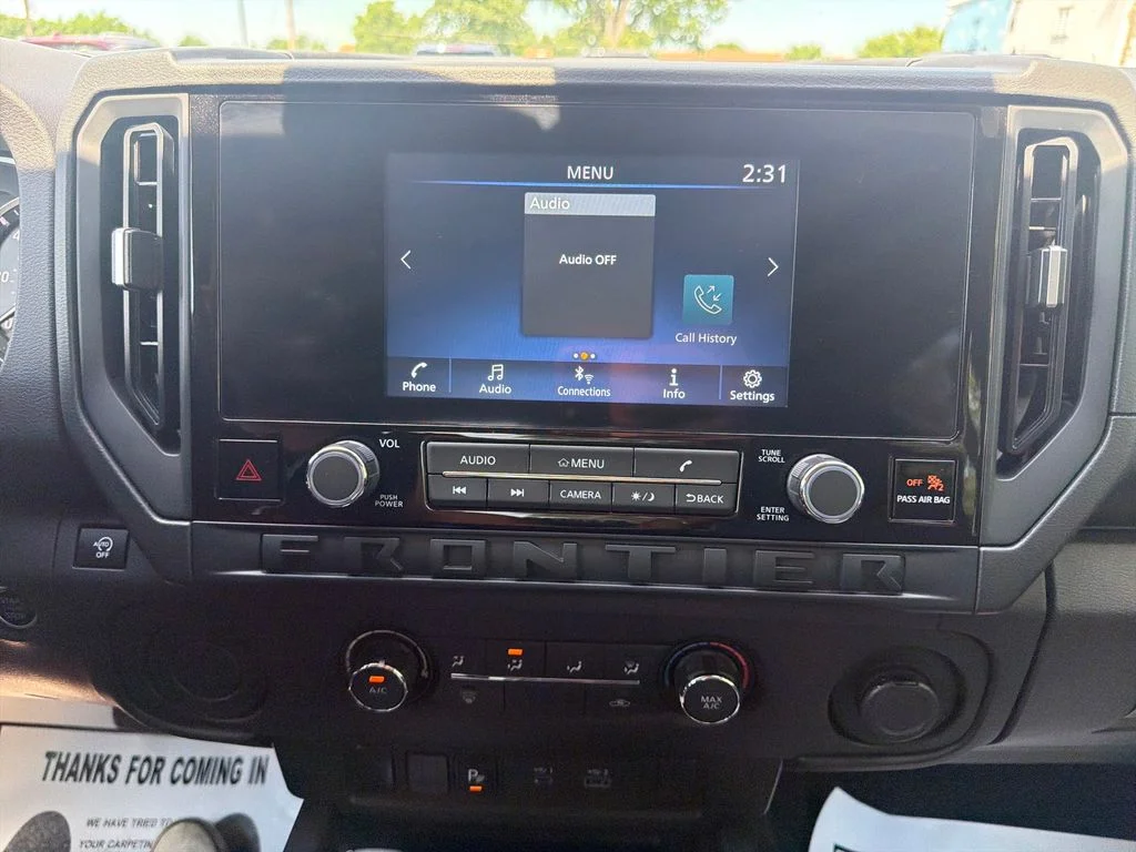 Used 2025 White Nissan S image 37