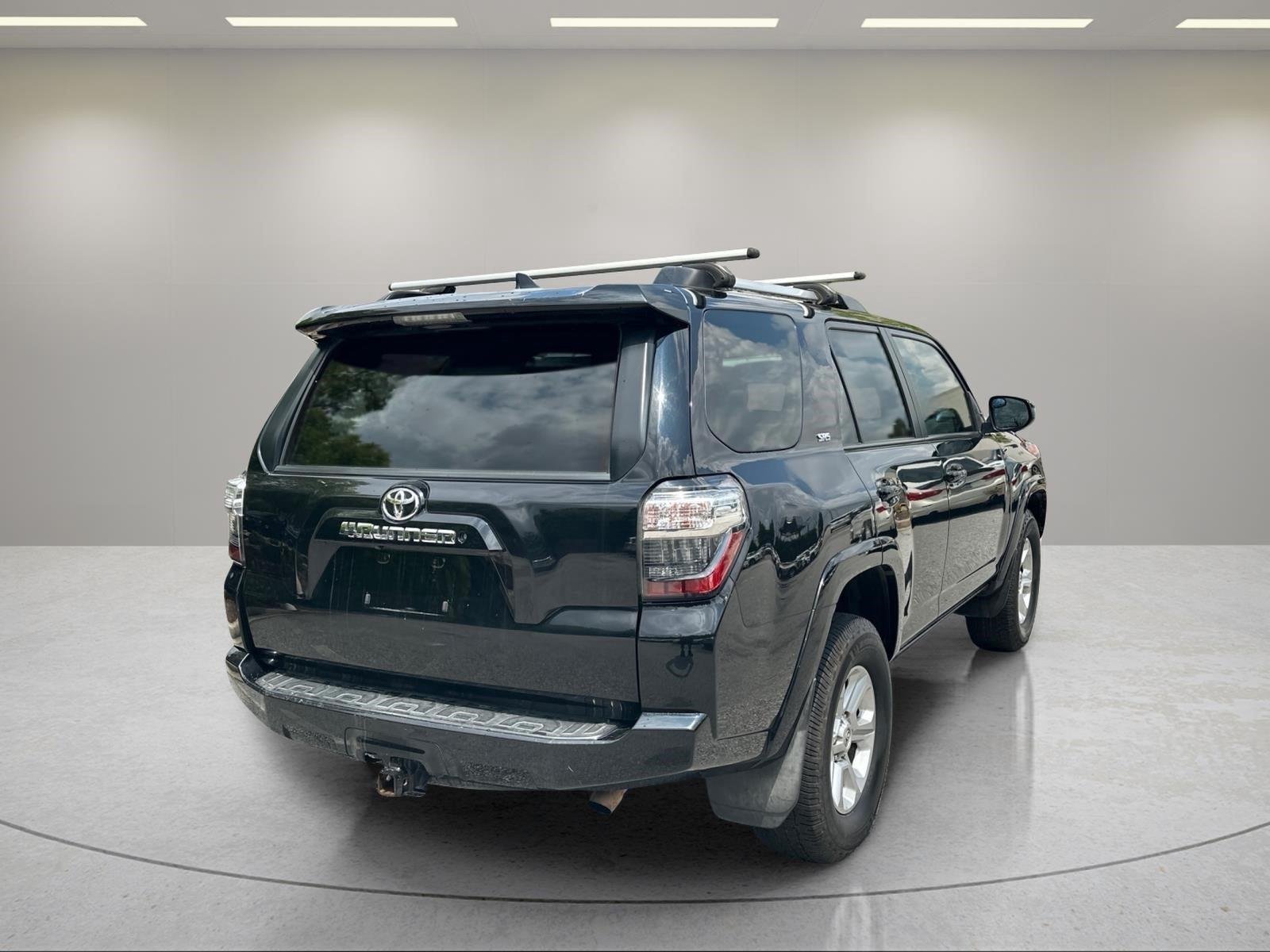 Used 2019 Midnight Black Metallic Toyota SR5 image 6