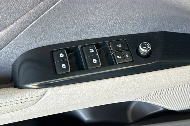 Used 2018 Brown Toyota XLE image 12