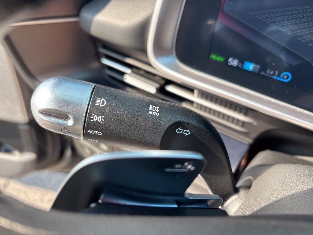 Certified Used 2025 Black Hyundai SE image 28