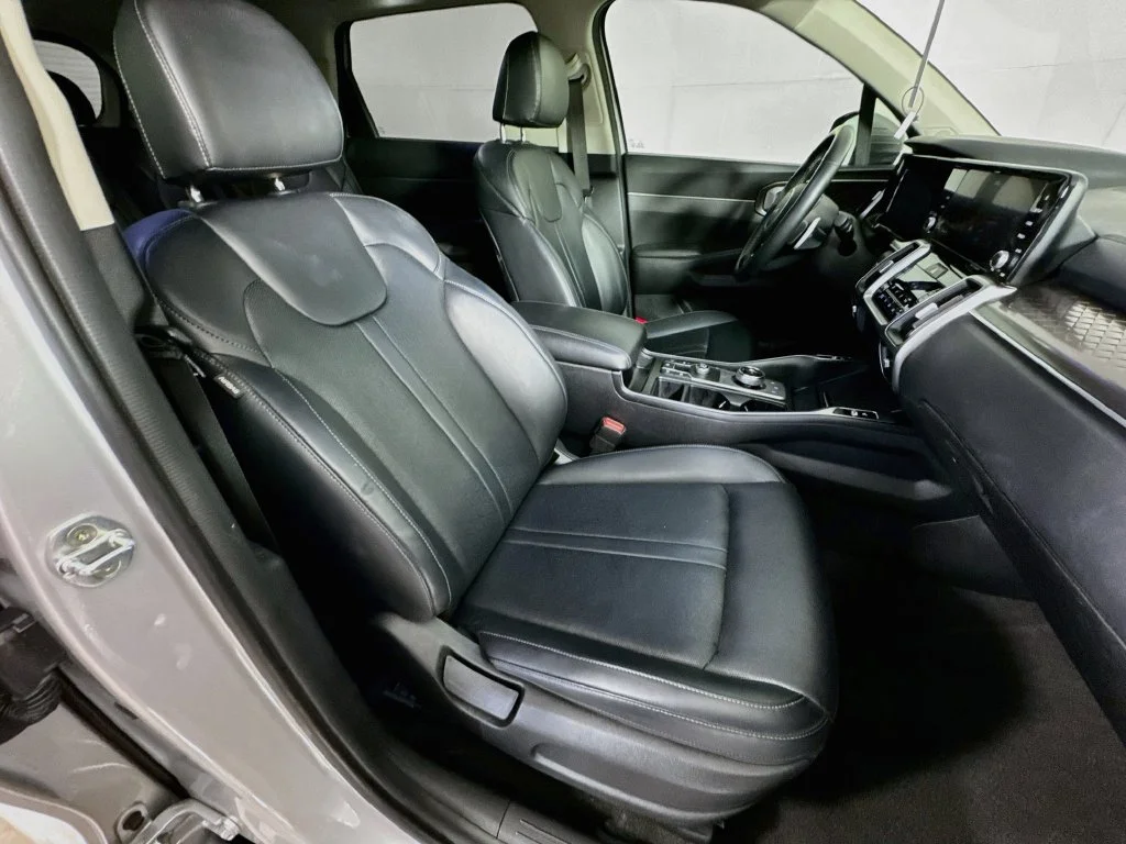 Used 2022 Silver Kia EX image 37