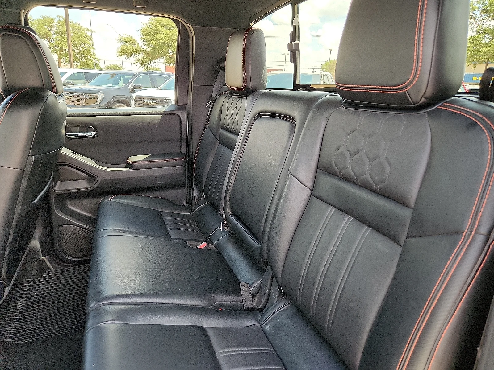 Used 2023 White Nissan PRO-4X image 10