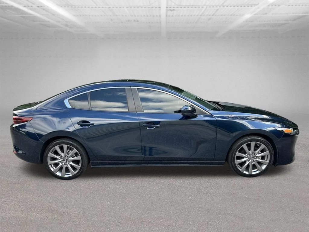 Used 2021 Blue Mazda Preferred image 7
