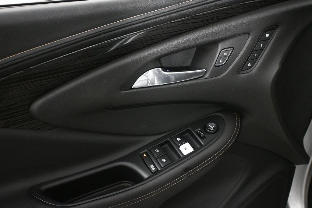 Used 2017 Silver Buick Premium I image 8